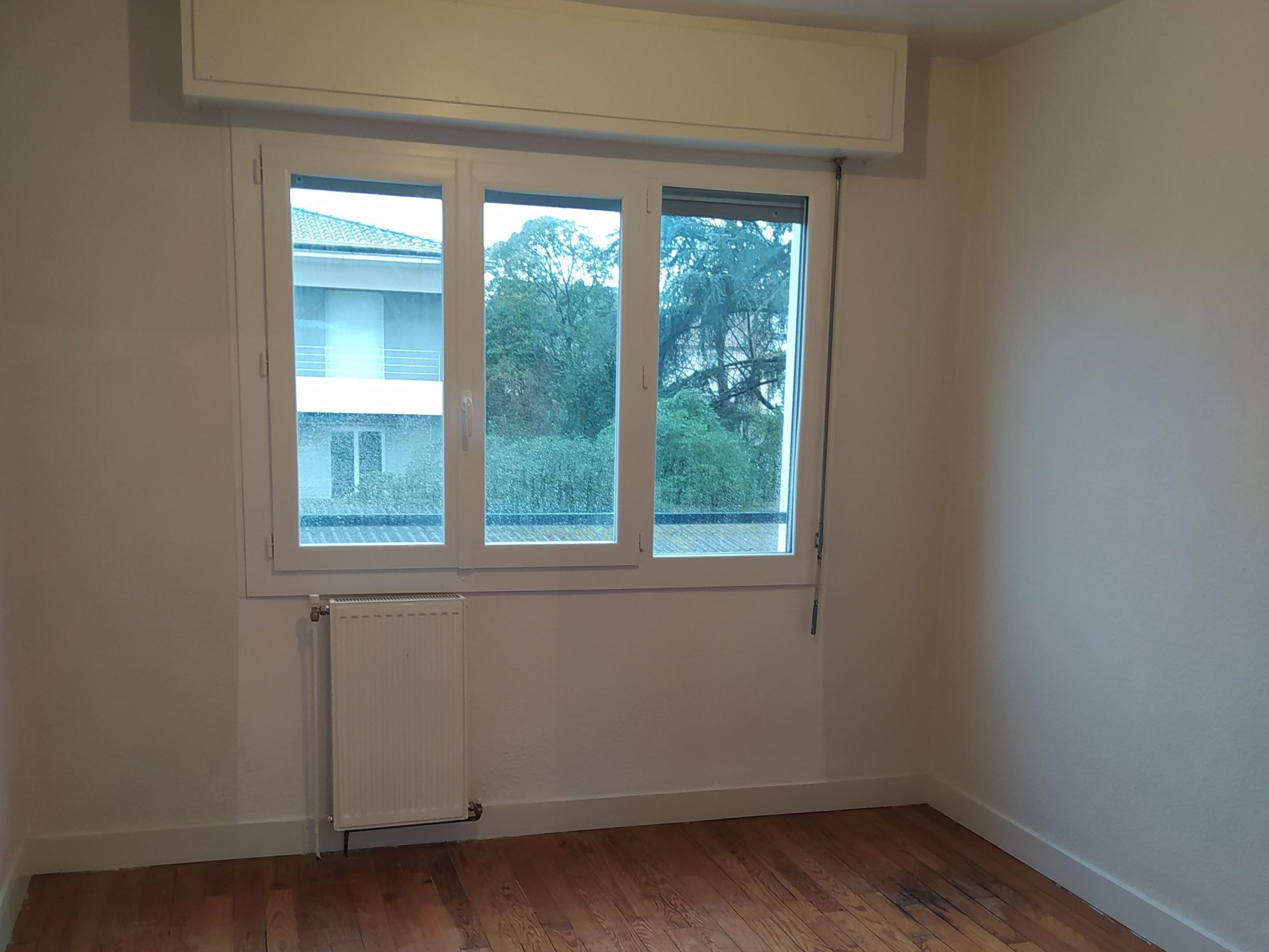 Nettoyage complet d'un logement plus vitres chez un particulier à Bordeaux, ProNickel