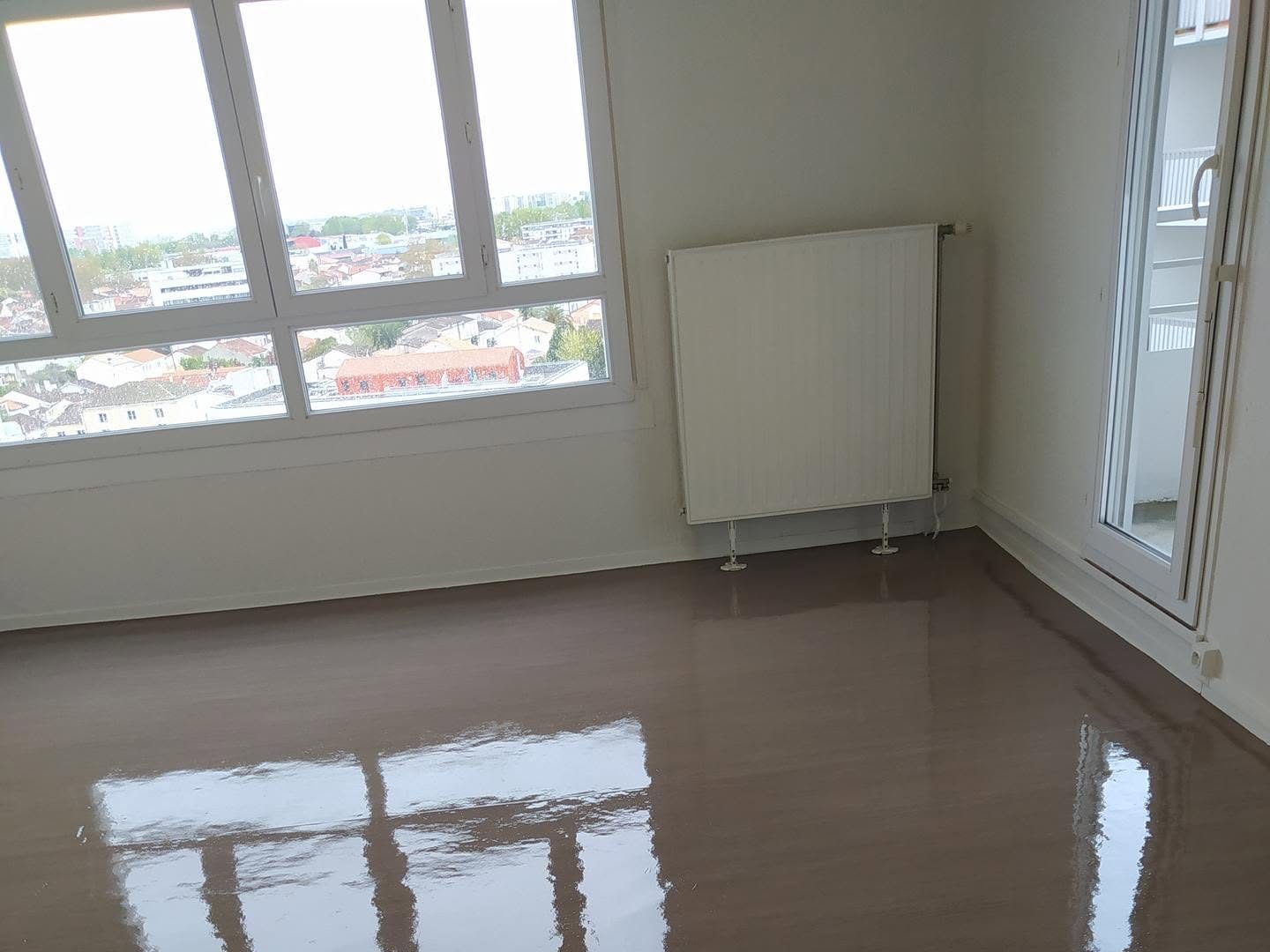 Nettoyage complet d'un logement et décapage des sols avec une mise en cire à Bordeaux Métropole, ProNickel