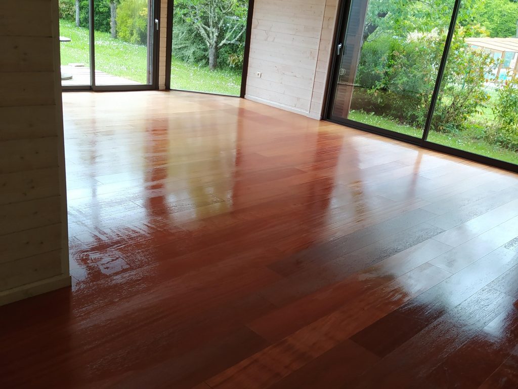 Nettoyage et entretien d'un sol parquet à Bordeaux Métropole par ProNickel